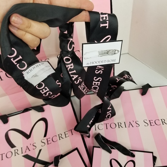 Lot of 5 Victoria secret Gift Bags (4 Sizes) - Picture 3 of 7